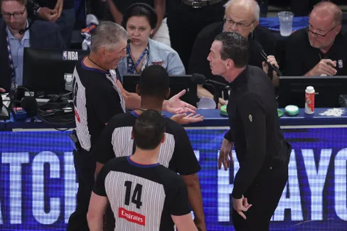 Les Cavaliers ont coulé mais Kenny Atkinson a gardé ses temps-morts