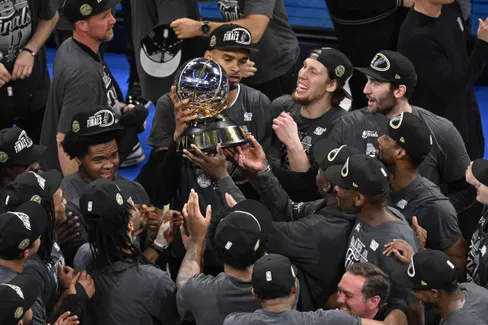 Les Spurs, deuxièmes plus jeunes finalistes de l’histoire