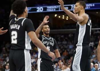 Les Spurs n’ont pas le temps d’attendre