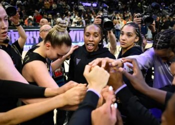 Les Valkyries en démonstration face au Sun