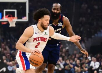 Les ballons perdus de James Harden rattrapent les Cavaliers