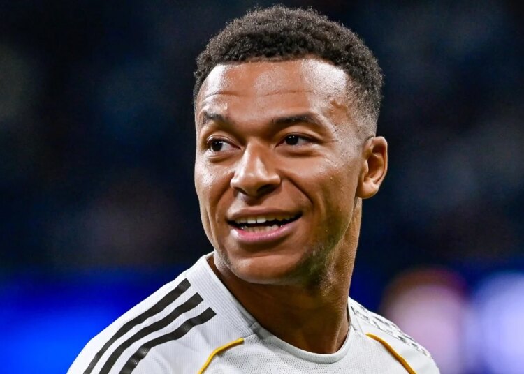 Mbappé le "privilégié", Bardella poursuit les hostilités
