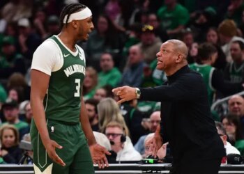 Myles Turner raconte le vestiaire sans règles des Bucks