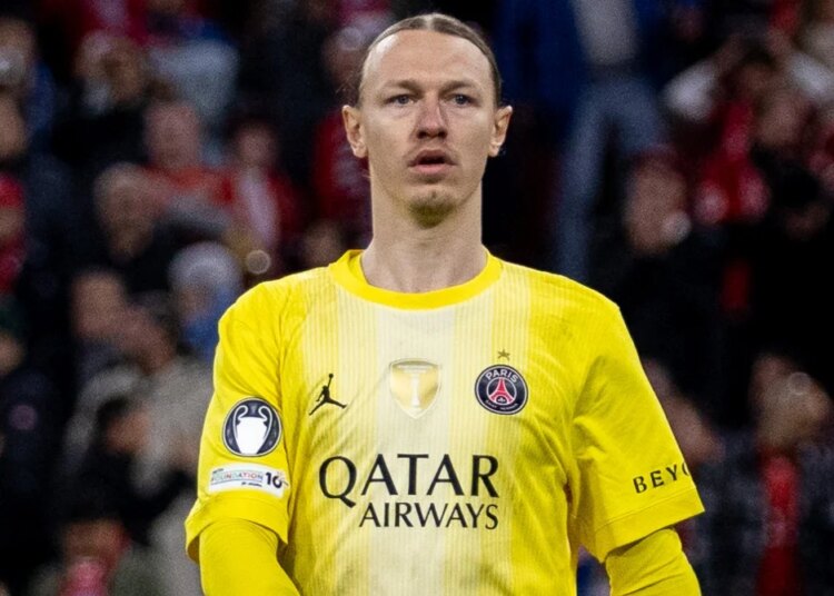 PSG, la folle proposition d’une actrice X à Matvey Safonov