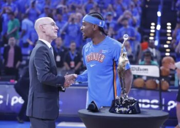 Pour Adam Silver, les joueurs sont « entraînés à chercher les coups de sifflet »