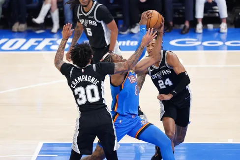 Pour Julian Champagnie, les Spurs doivent « rendre les coups » pour protéger Wemby