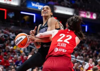 Pour son retour, Caitlin Clark s’offre les Valkyries de Gabby Williams