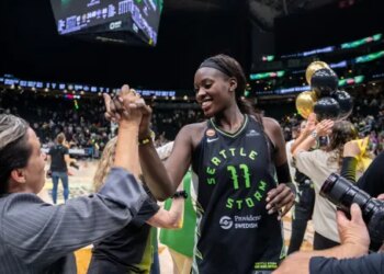 Première réussie pour Awa Fam avec Seattle face à Washington