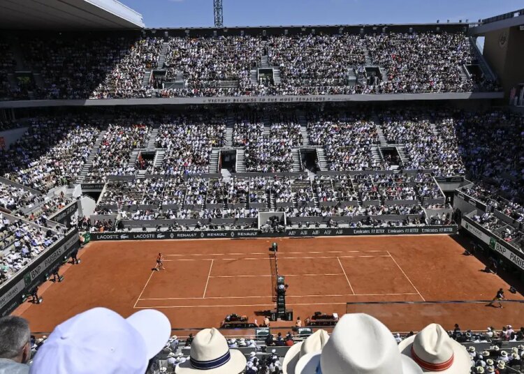 Roland Garros > "C'était une journée sans âme sur le Chatrier. Mannarino qui a droit au Central, ce n'est pas normal. Pendant ce temps-là, Wawrinka se retrouvait à dire adieu sur le Simonne-Mathieu", lâche Bertrand Milliard
