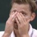 Roland Garros > David Goffin en pleurs garde son sens de l'humour : "Il me reste encore 9 matchs à gagner"