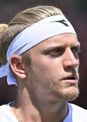 Roland Garros > Davidovich Fokina proche de l'insolation : "Je n'ai pas eu l'opportunité de m'acclimater. Il y a 22 degrés de plus qu'à Hambourg"