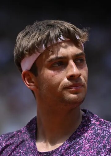 Roland Garros > Flavio Cobolli sur les absences de Sinner, Alcaraz et Djokovic : "Quand on entre dans le vestiaire, on ressent une atmosphère différente. Il y a une opportunité pour tout le monde, et tout le monde veut la saisir"
