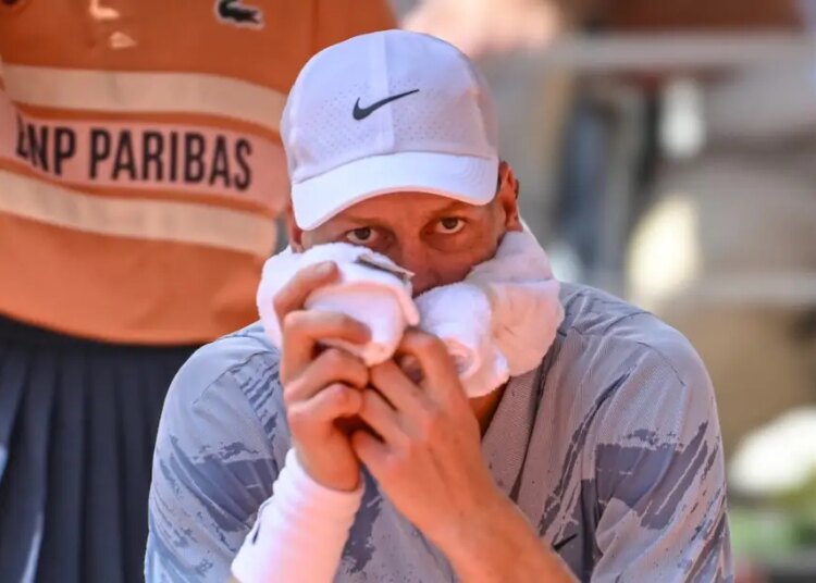 Roland Garros > Juan Manuel Cerundolo, tombeur surprise de Jannik Sinner : "À partir de ce moment-là, je me suis dit qu'il y avait quelque chose de bizarre"