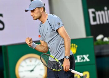 Roland Garros > Le Belge Raphael Collignon vainqueur surprise de Shelton en larmes : "Je ne voulais pas craquer mais c'est arrivé d'un coup"