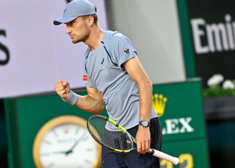 Roland Garros > Le Belge Raphael Collignon vainqueur surprise de Shelton en larmes : "Je ne voulais pas craquer mais c'est arrivé d'un coup"