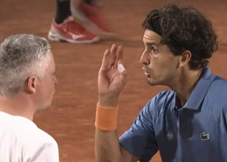 Roland Garros > Pierre-Hugues Herbert à l'arbitre lors de son duel contre Sonego : "Regarde-moi dans les yeux ! Si tu ne t'excuses pas après ça..."