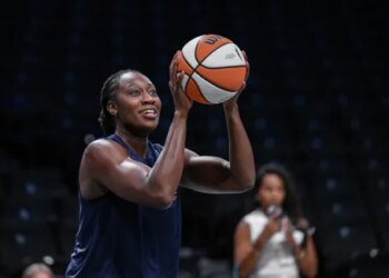 Tina Charles prend sa retraite