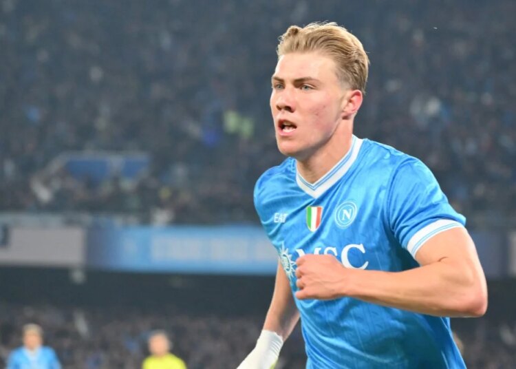 Un golazo de Rowe plombe le Napoli