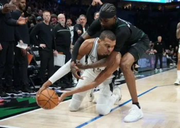 Victor Wembanyama expulsé du Game 4 face aux Wolves !