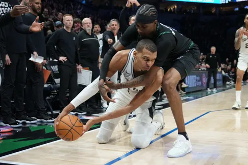 Victor Wembanyama expulsé du Game 4 face aux Wolves !