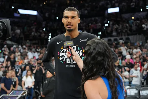 Victor Wembanyama se fait rappeler à l’ordre par la NBA