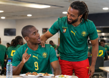 “Mon petit, fais attention à cette épaule” : l’anecdote improbable d’Assou-Ekotto sur Samuel Eto’o