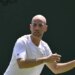 ATP, France > "Il est impossible de ne pas aimer Adrian Mannarino. Il est chauve, il n'a pas gagné sur terre battue depuis 1998 mais dès que le gazon arrive, il se transforme", explique José Moron