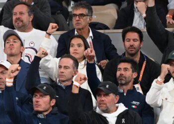 ATP, Roland Garros > Stefano Cobolli, père et coach de Flavio, sur la finale perdue contre Zverev : "Au cinquième set, tout le monde pensait que la dynamique était du côté de Flavio, mais il n'était pas à 100% physiquement"