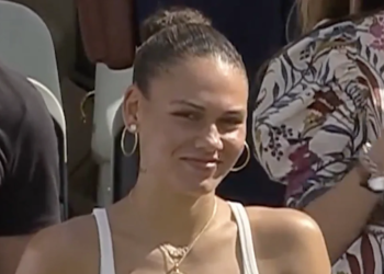 ATP - Stuttgart, Vidéos > Ben Shelton à sa petite amie (fille d'un célèbre sportif) après sa victoire en finale contre Taylor Fritz : "Tu es sans aucun doute mon porte-bonheur"