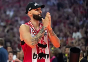 Après l’Euroleague, Evan Fournier fait le doublé titre – MVP en championnat de Grèce