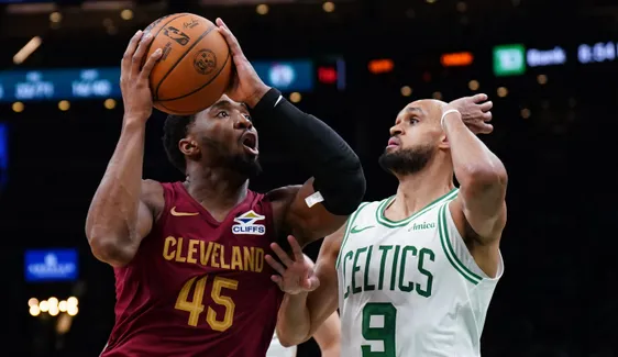 Avant James Harden, les Cavs ont pensé à Derrick White et Jrue Holiday