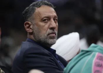 Barbu parfois barbouze, Vlade Divac était le roi du canular