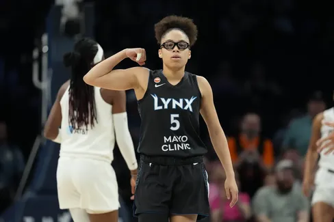 Breanna Stewart et Olivia Miles récompensées en Commissioner’s Cup
