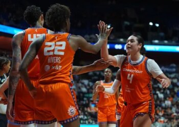Brittney Griner dans l’histoire, Connecticut enfonce Chicago