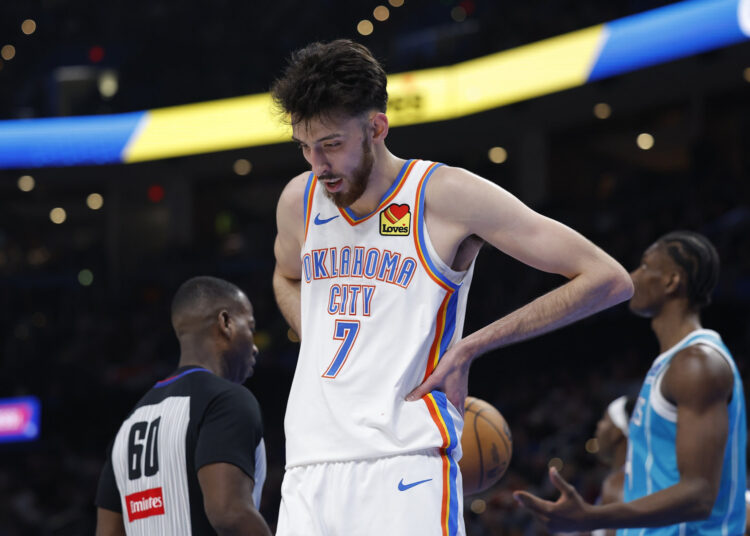 Chet Holmgren, bousculé par les Spurs mais pas coulé