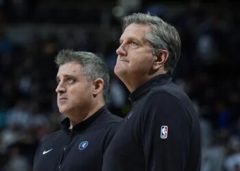 Chris Finch regrette que le contrat de Micah Nori ait éclipsé sa promotion