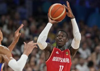 Dennis Schröder appelé pour guider l’Allemagne cet été