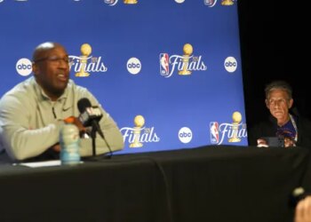 Grand fan des Knicks, Ben Stiller vit les Finals au plus près