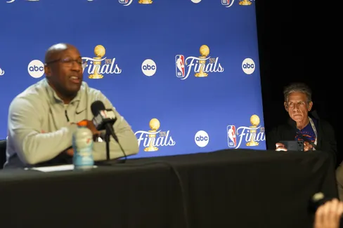 Grand fan des Knicks, Ben Stiller vit les Finals au plus près