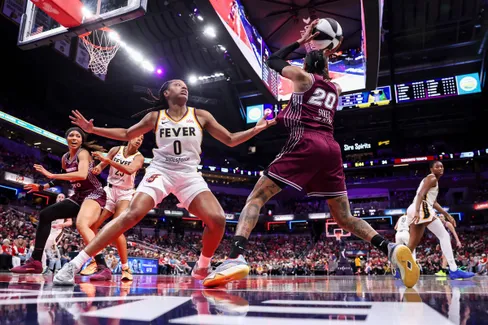Indiana prend feu, Toronto retient son souffle pour Brittney Sykes