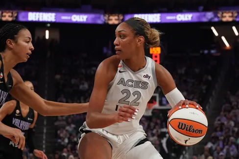 Jackie Young et A’ja Wilson trop fortes pour les Valkyries