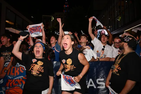 Jusqu’à 8 000 commandes par minute pour les produits dérivés des Knicks !