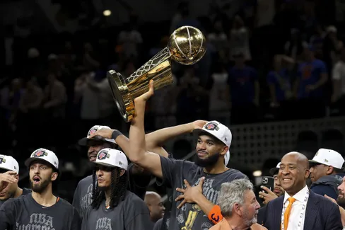 Karl-Anthony Towns, un hommage fort à ses parents et aux Wolves