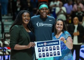 Le Sun retire le maillot de Jonquel Jones avant même sa retraite