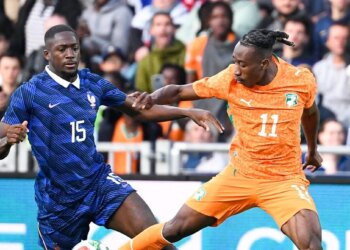 Les Éléphants, ça trompe les Bleus énormément
