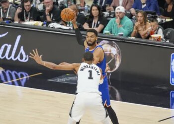 Les Knicks font tout pour écarter Victor Wembanyama de la raquette
