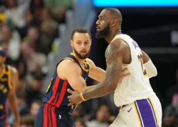 Les Warriors surveillent LeBron James
