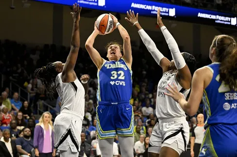 Marina Mabrey et Jessica Shepard, reines de la semaine WNBA