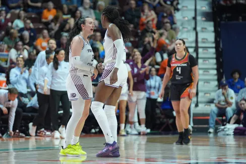 Marina Mabrey fait tomber une pluie de 3-points sur Connecticut