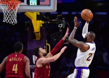 Max Strus et Dennis Schröder sacrifiés par les Cavaliers pour faire revenir LeBron James ?